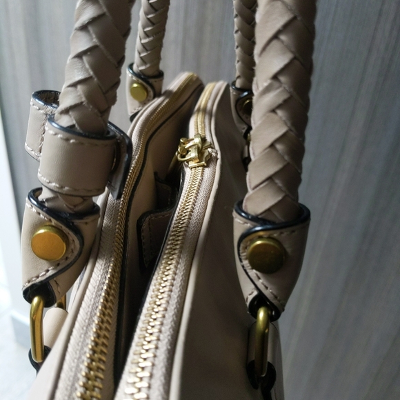 Gorgeous everyday handbag - Picture 2 of 5